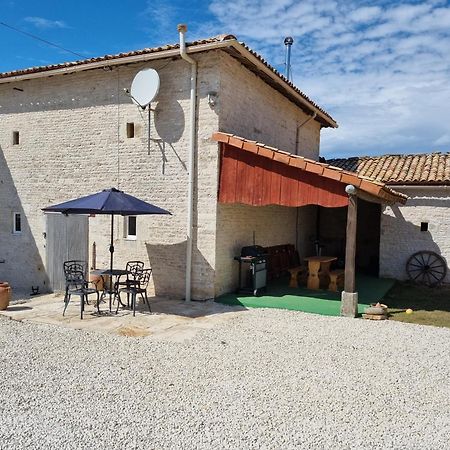 Le Verger Des Noyer Relaxing Getaway With Private Pool Mairé-l'Eveseault Exterior foto