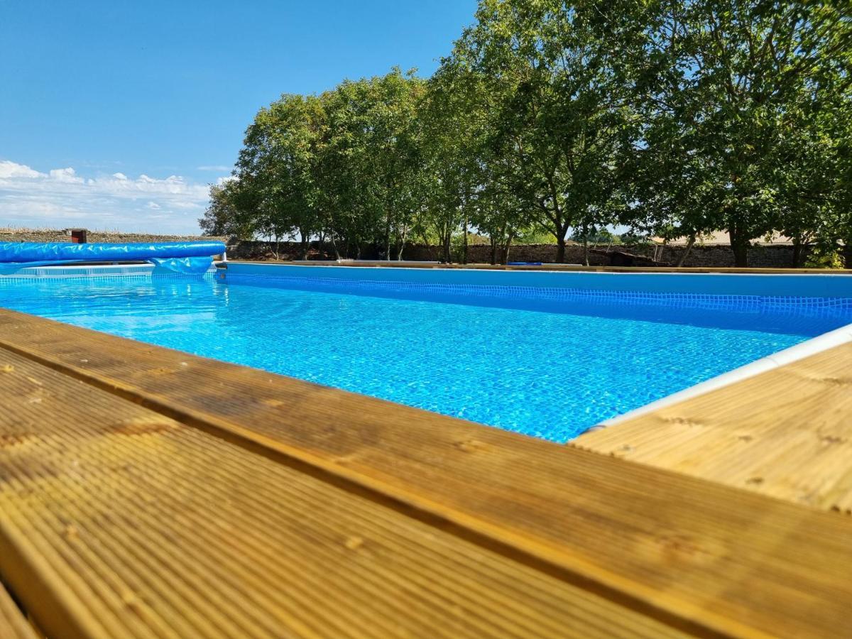 Le Verger Des Noyer Relaxing Getaway With Private Pool Mairé-l'Eveseault Exterior foto